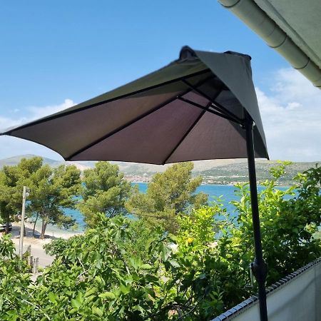 Apartment Mastrinka By The Sea -10M Trogir Exterior photo