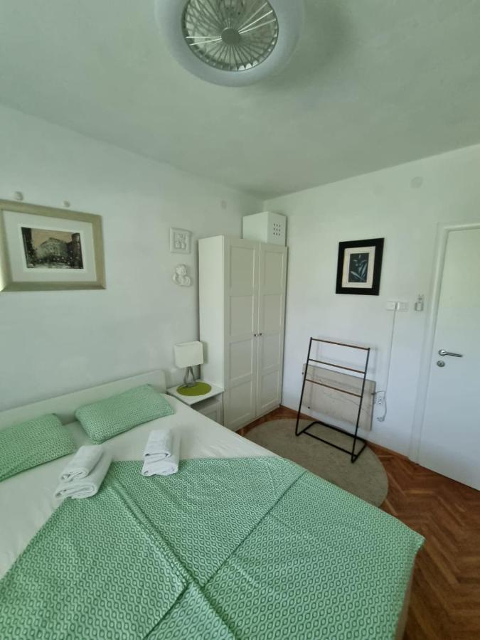 Apartment Mastrinka By The Sea -10M Trogir Exterior photo