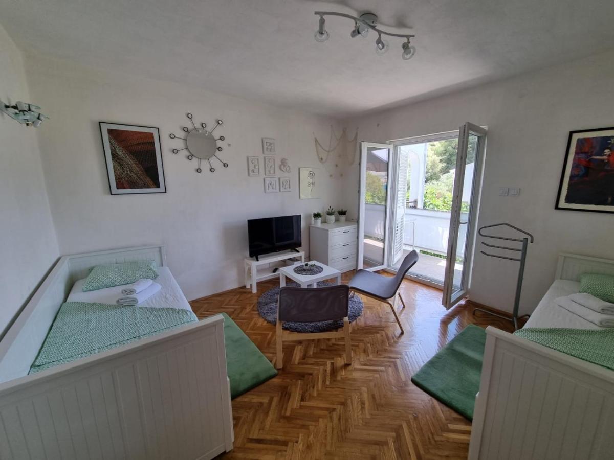 Apartment Mastrinka By The Sea -10M Trogir Exterior photo